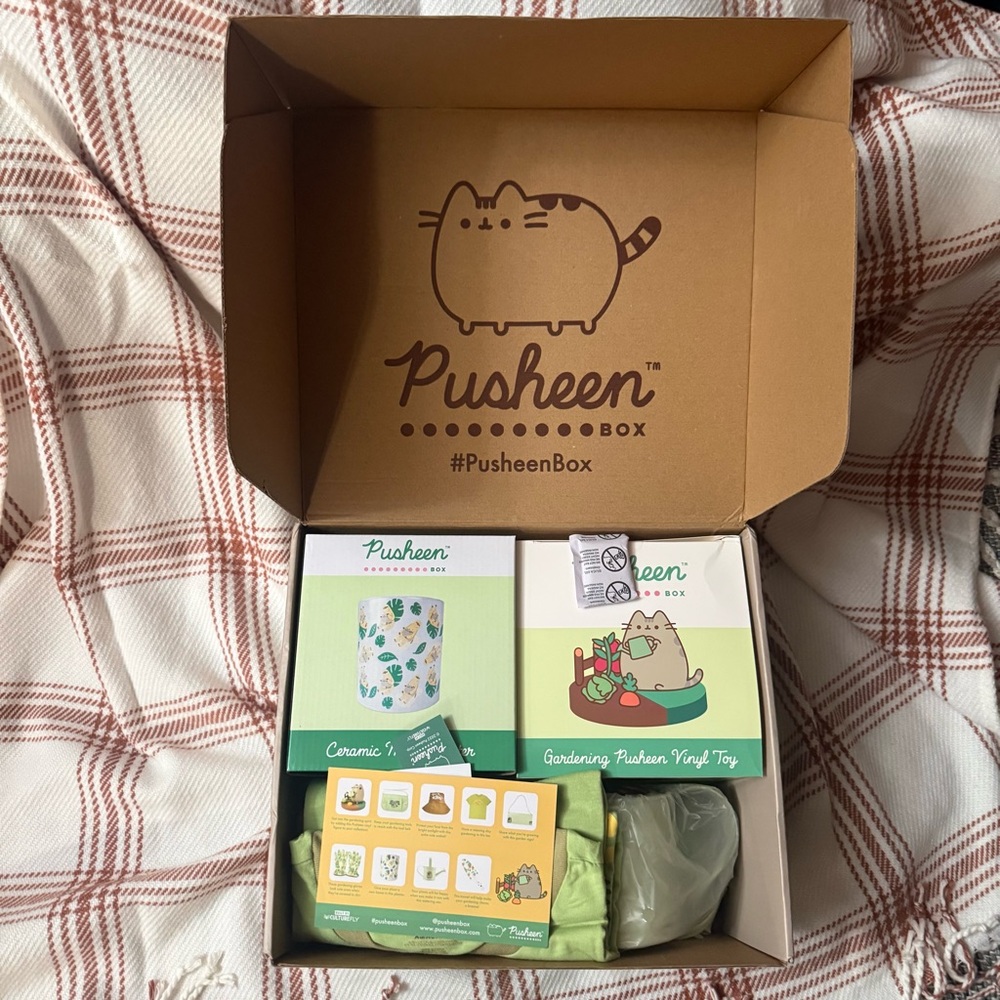 Pusheen Box Spring 2022 Gardening Bundle complete and NEW in Box XS - Picture 3 of 12